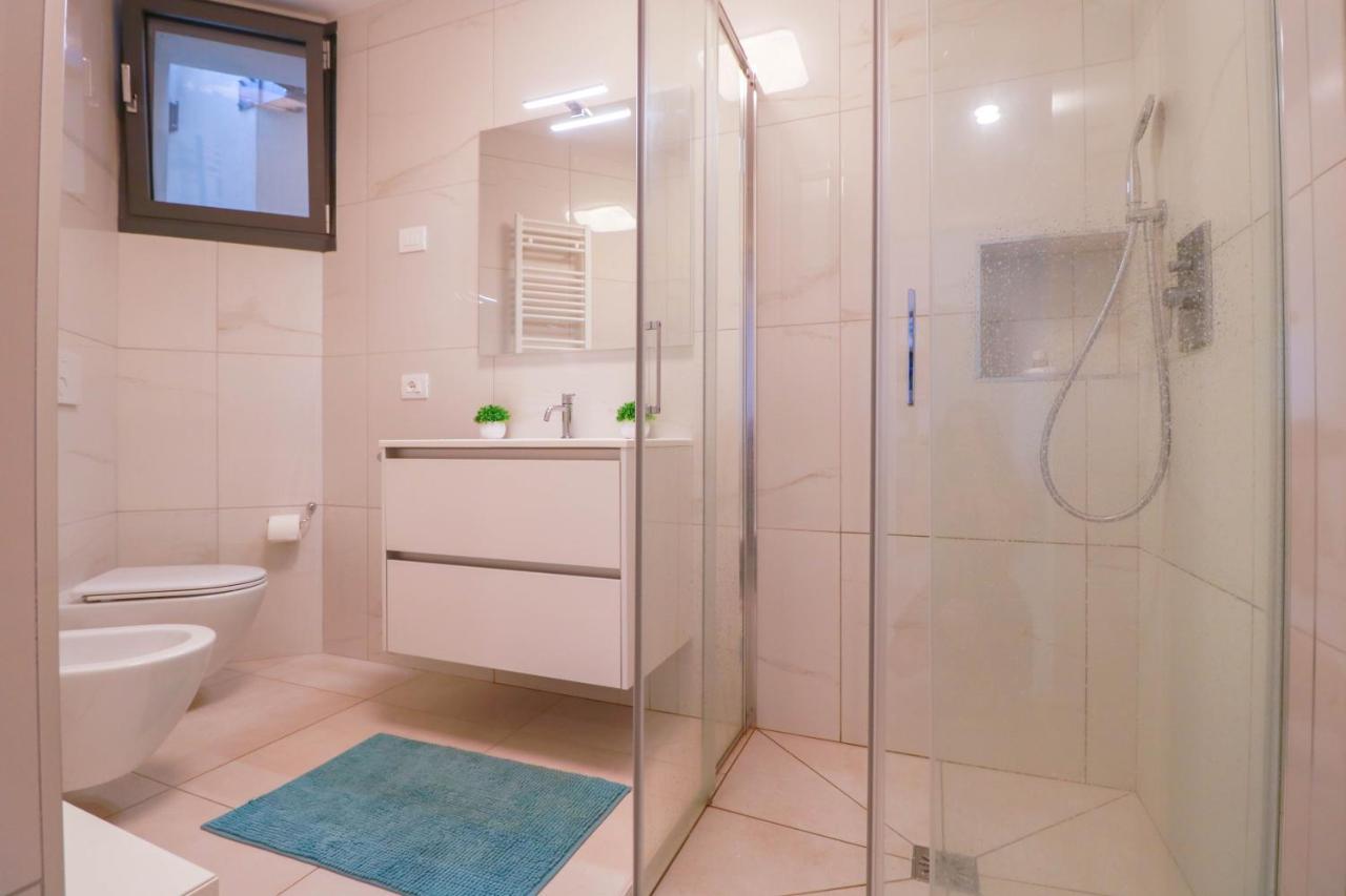Апартаменти H11 Luxury 9A - Porto - Piscina - Jacuzzi Санто-Стефано-аль-Маре Екстер'єр фото