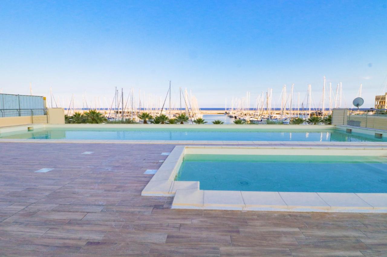 Апартаменти H11 Luxury 9A - Porto - Piscina - Jacuzzi Санто-Стефано-аль-Маре Екстер'єр фото